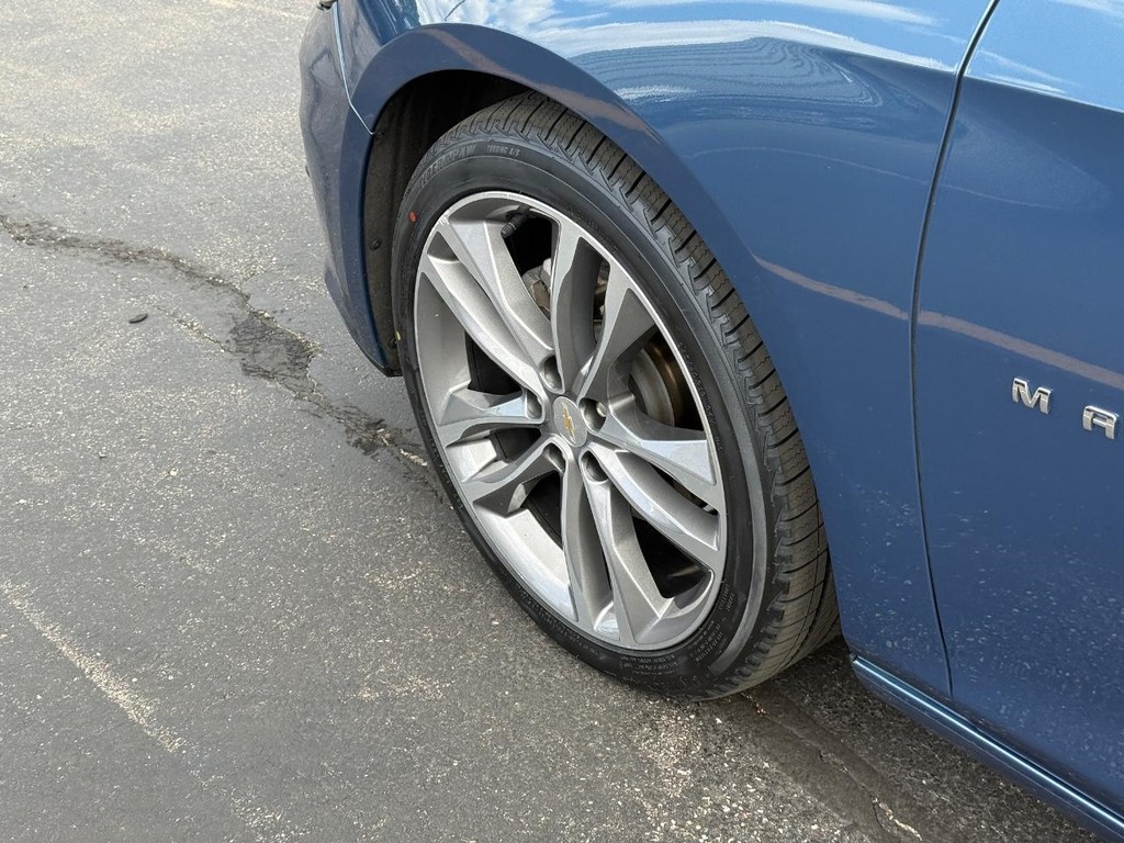 Chevrolet Malibu Vehicle Full-screen Gallery Image 13