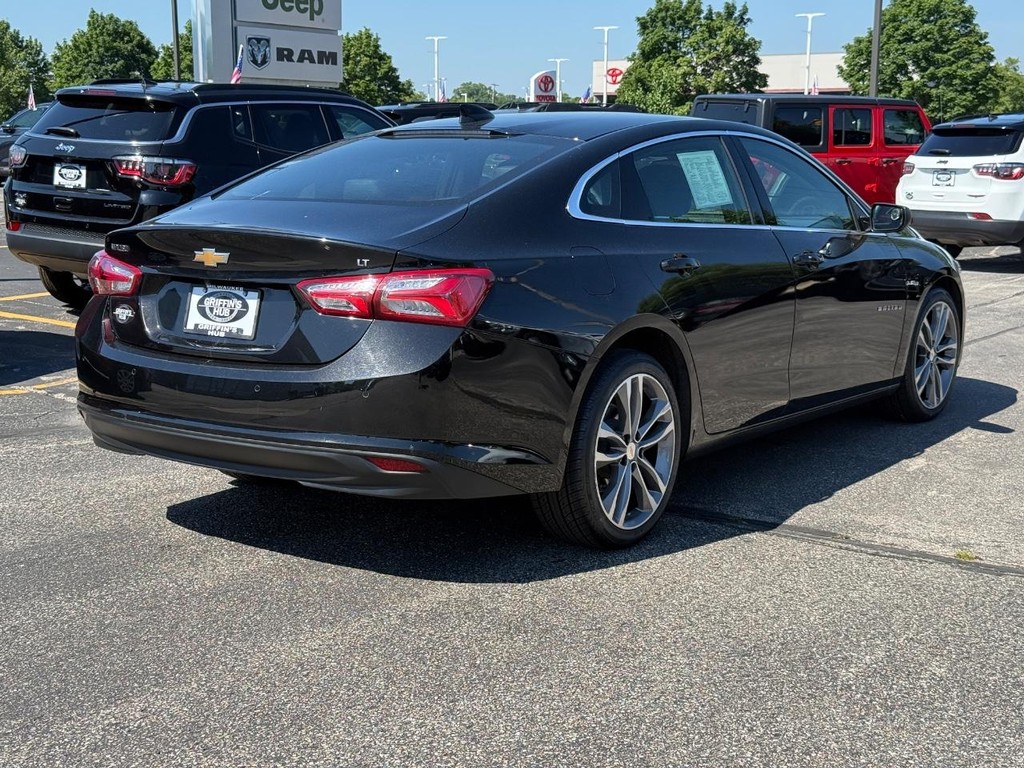 Chevrolet Malibu Vehicle Full-screen Gallery Image 03