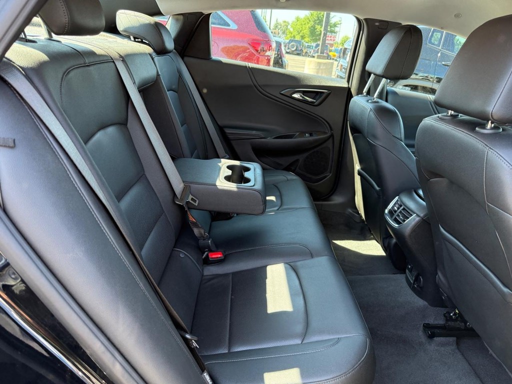 Chevrolet Malibu Vehicle Full-screen Gallery Image 07