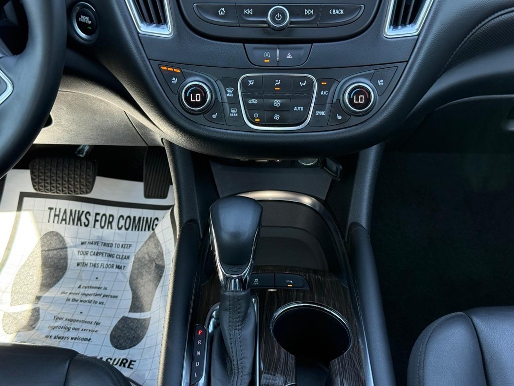 Chevrolet Malibu Vehicle Full-screen Gallery Image 10