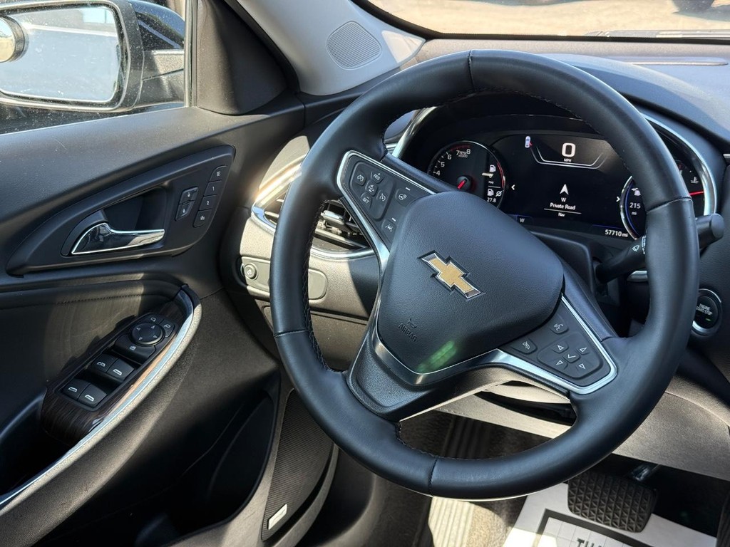 Chevrolet Malibu Vehicle Full-screen Gallery Image 11