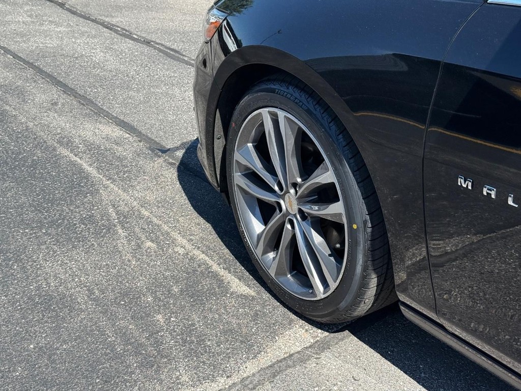 Chevrolet Malibu Vehicle Full-screen Gallery Image 14