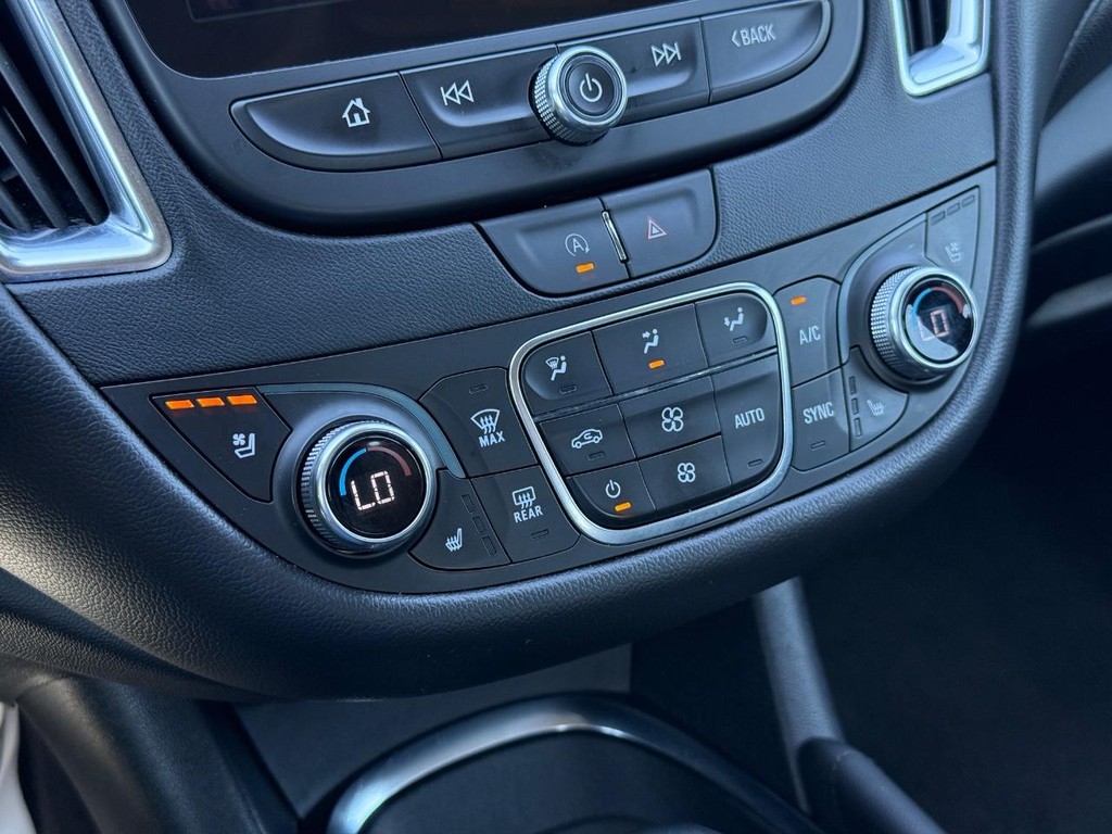 Chevrolet Malibu Vehicle Full-screen Gallery Image 19