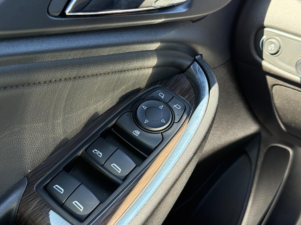 Chevrolet Malibu Vehicle Full-screen Gallery Image 21