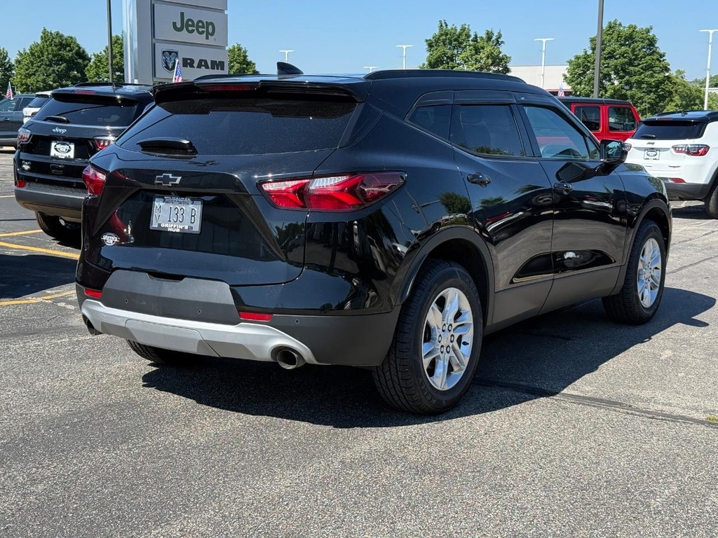 Chevrolet Blazer Vehicle Full-screen Gallery Image 03