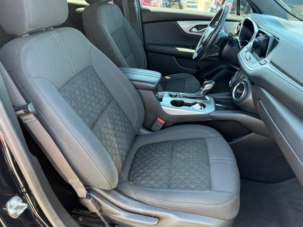 Chevrolet Blazer Vehicle Full-screen Gallery Image 05