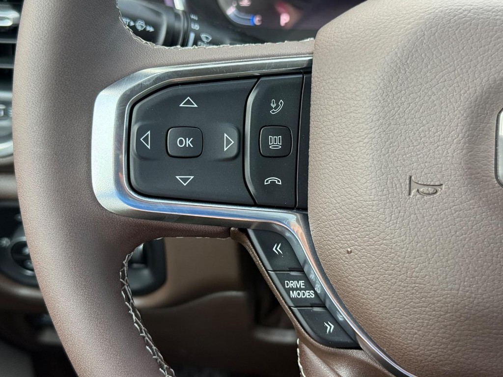 Ram 1500 Vehicle Full-screen Gallery Image 13