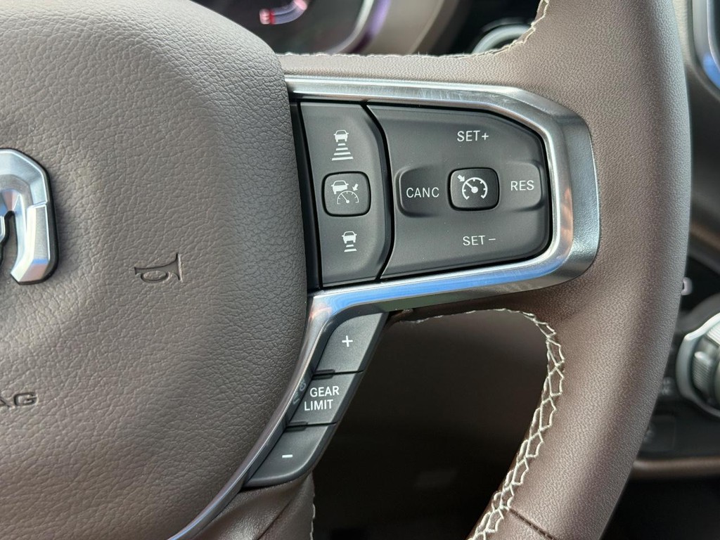Ram 1500 Vehicle Full-screen Gallery Image 14