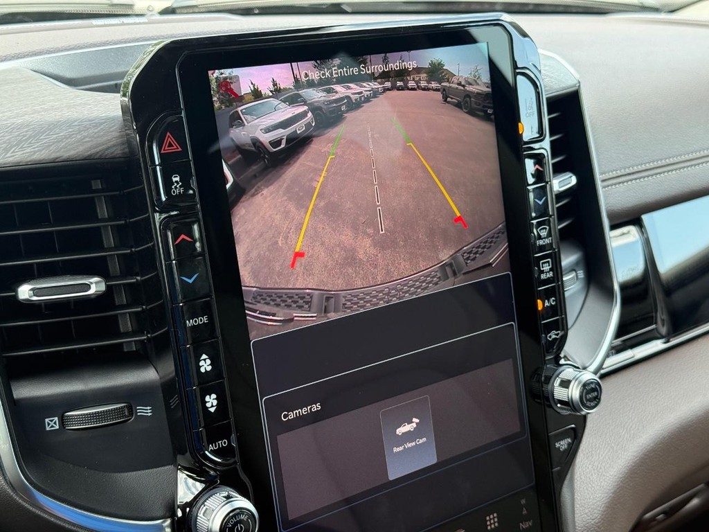Ram 1500 Vehicle Full-screen Gallery Image 15