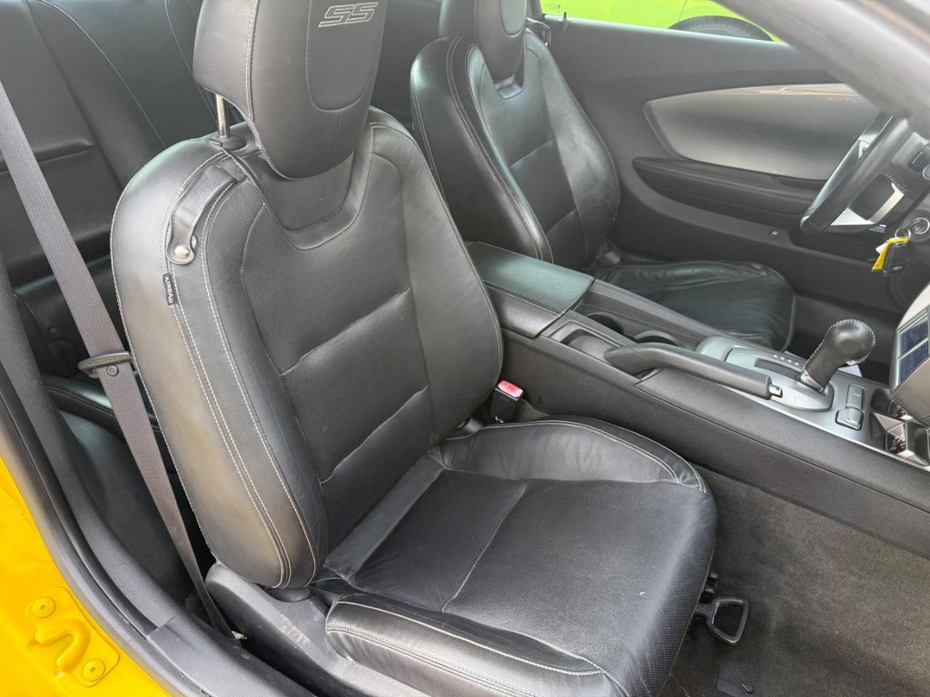 Chevrolet Camaro Vehicle Full-screen Gallery Image 06