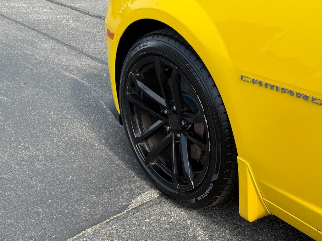 Chevrolet Camaro Vehicle Full-screen Gallery Image 12