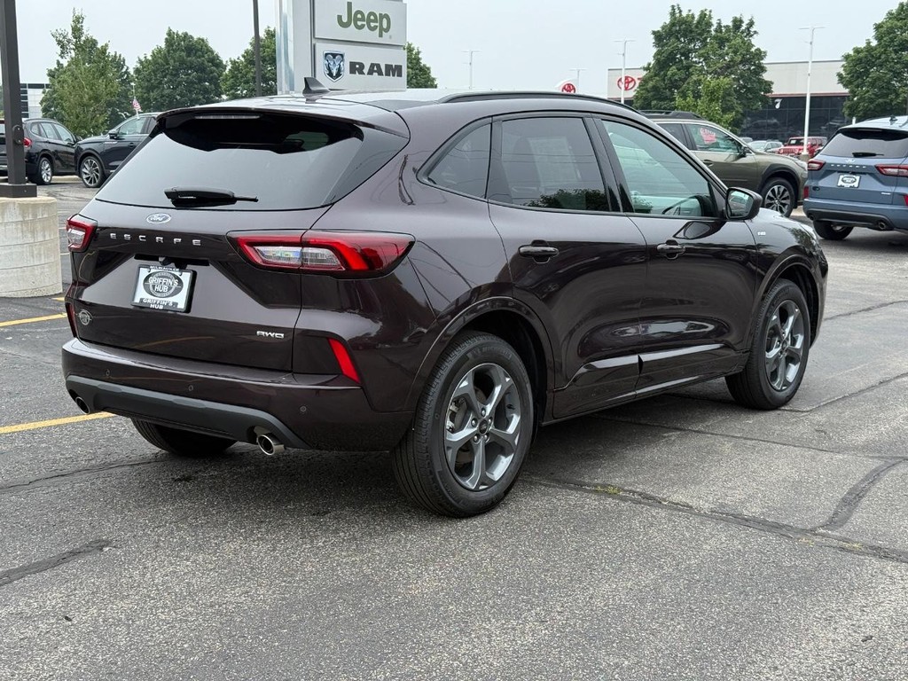 Ford Escape Vehicle Full-screen Gallery Image 03