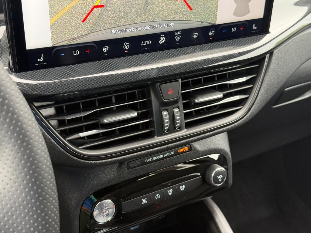 Ford Escape Vehicle Full-screen Gallery Image 19