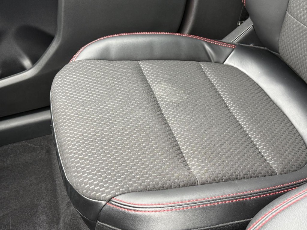 Ford Escape Vehicle Full-screen Gallery Image 20