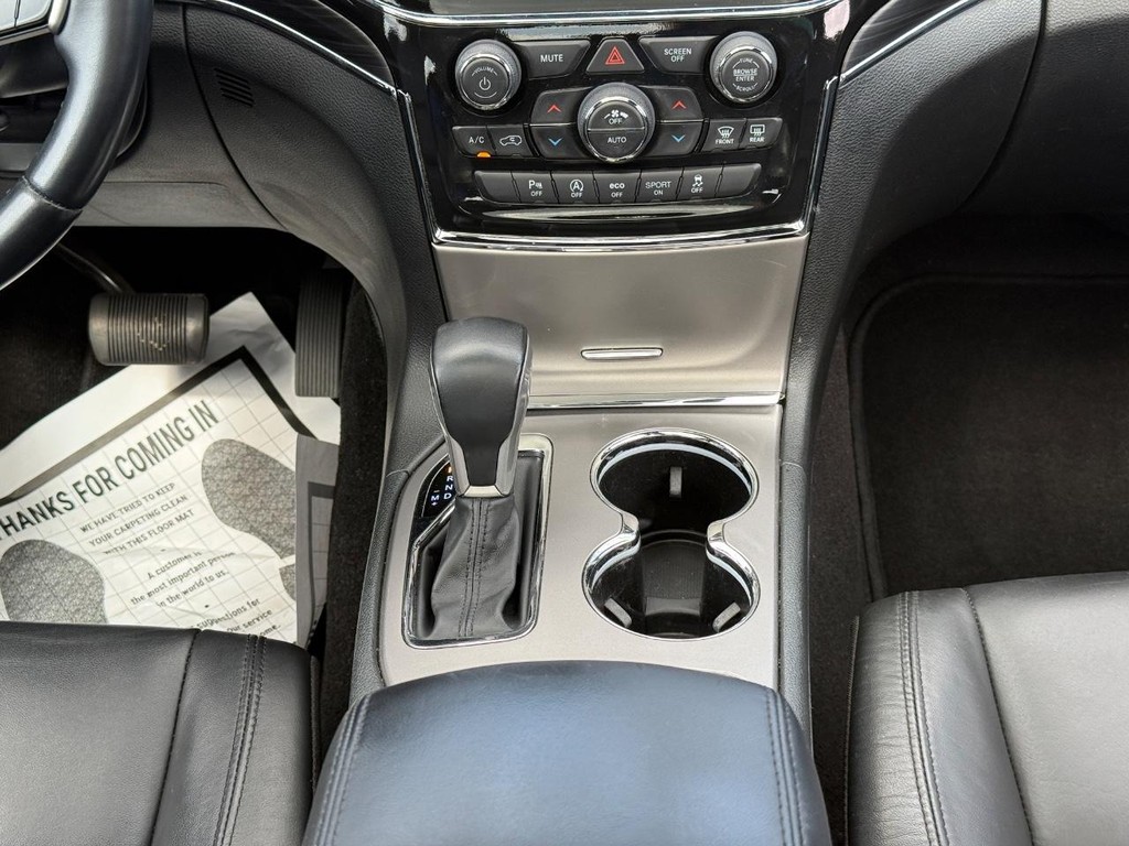 Jeep Grand Cherokee WK Vehicle Full-screen Gallery Image 10