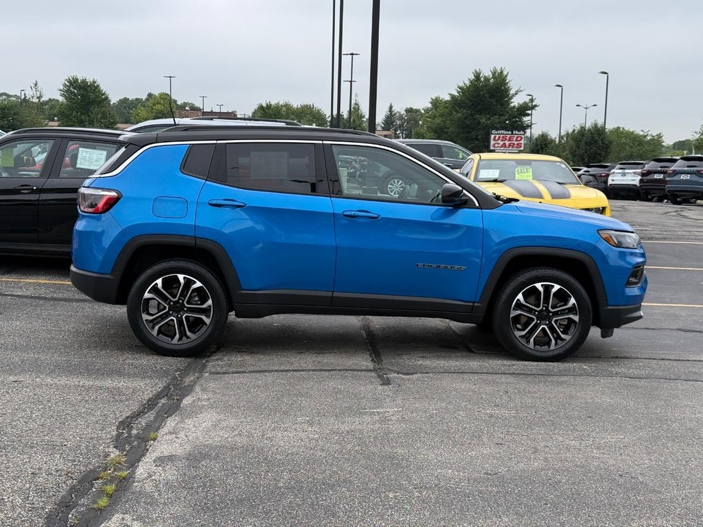 Jeep Compass Vehicle Full-screen Gallery Image 02