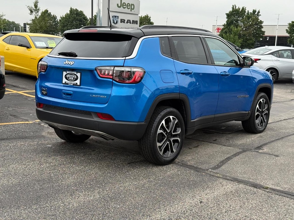 Jeep Compass Vehicle Full-screen Gallery Image 03