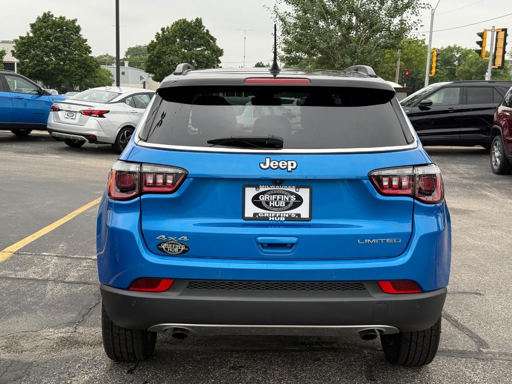 Jeep Compass Vehicle Full-screen Gallery Image 04