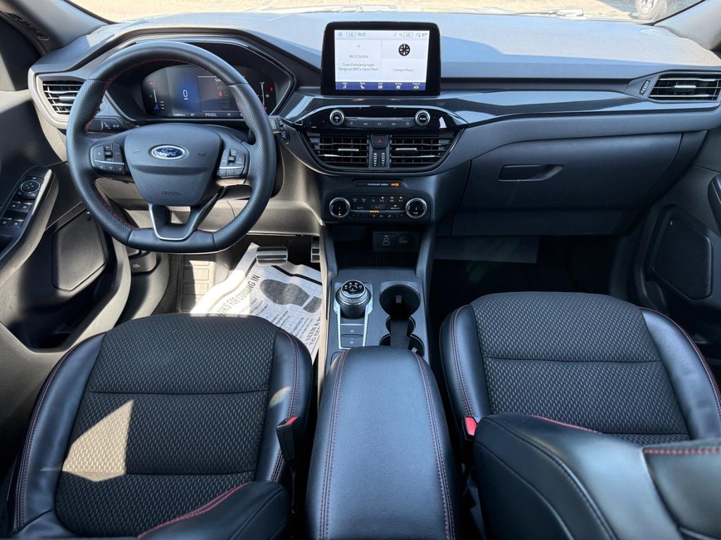 Ford Escape Vehicle Full-screen Gallery Image 08