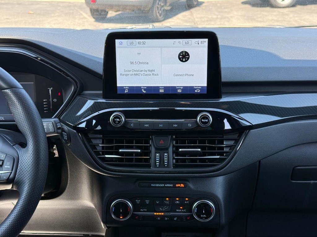 Ford Escape Vehicle Full-screen Gallery Image 09