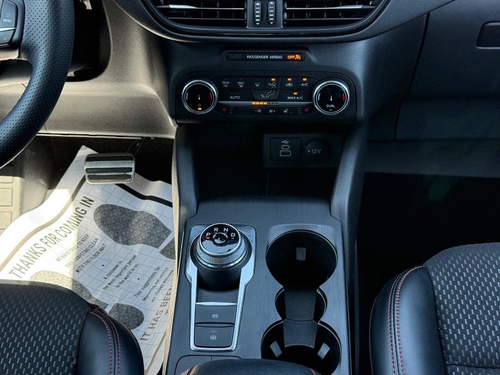 Ford Escape Vehicle Full-screen Gallery Image 10
