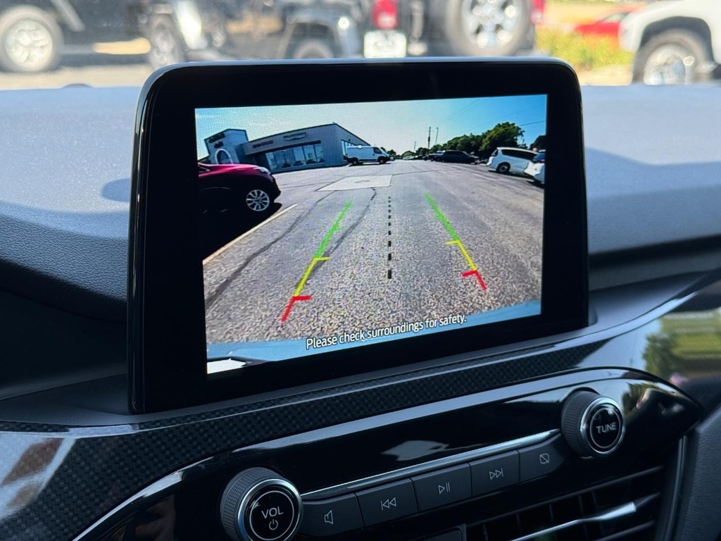 Ford Escape Vehicle Full-screen Gallery Image 18