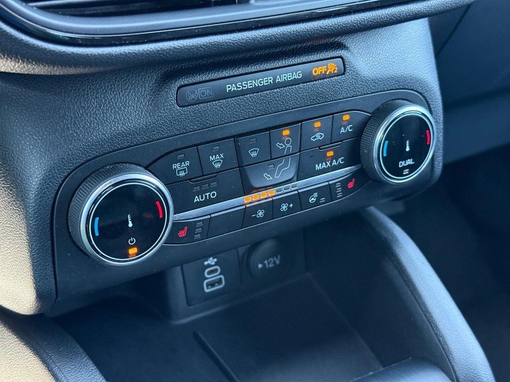 Ford Escape Vehicle Full-screen Gallery Image 19