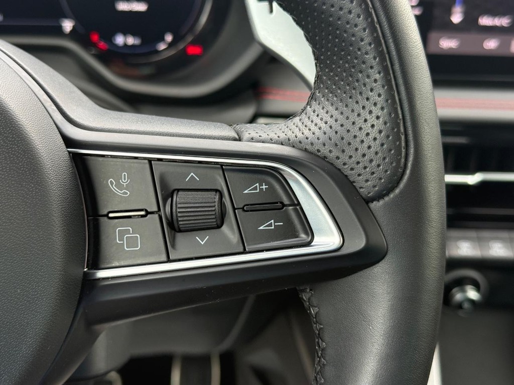 Dodge Hornet Vehicle Full-screen Gallery Image 15