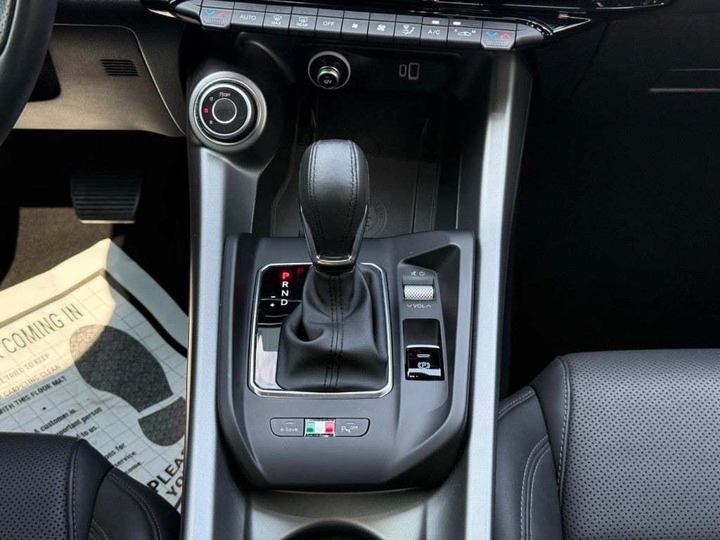 Alfa Romeo Tonale Vehicle Full-screen Gallery Image 10