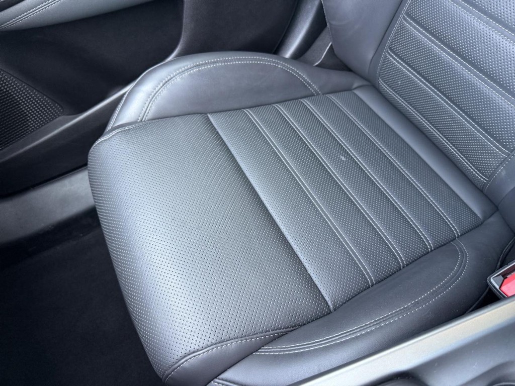 Alfa Romeo Tonale Vehicle Full-screen Gallery Image 19