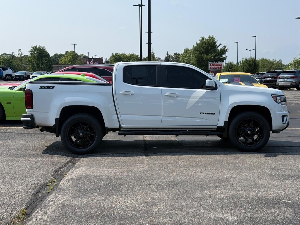 Chevrolet Colorado Vehicle Full-screen Gallery Image 02