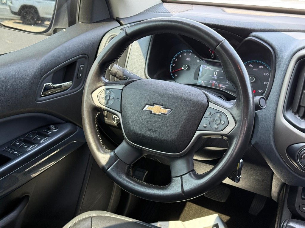 Chevrolet Colorado Vehicle Full-screen Gallery Image 11