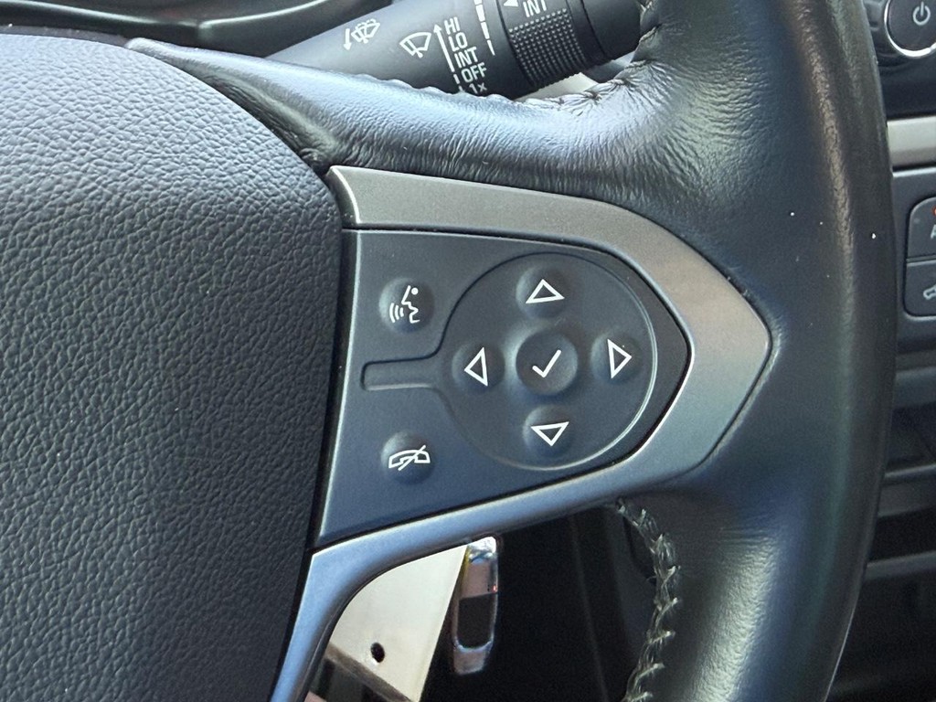 Chevrolet Colorado Vehicle Full-screen Gallery Image 15