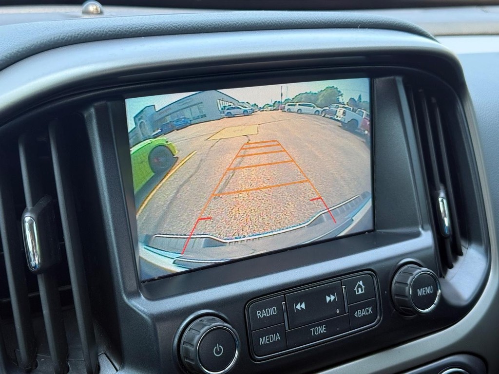 Chevrolet Colorado Vehicle Full-screen Gallery Image 17