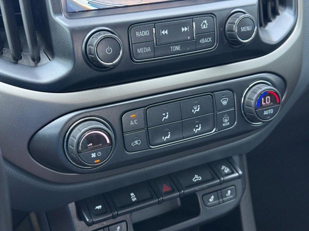 Chevrolet Colorado Vehicle Full-screen Gallery Image 18