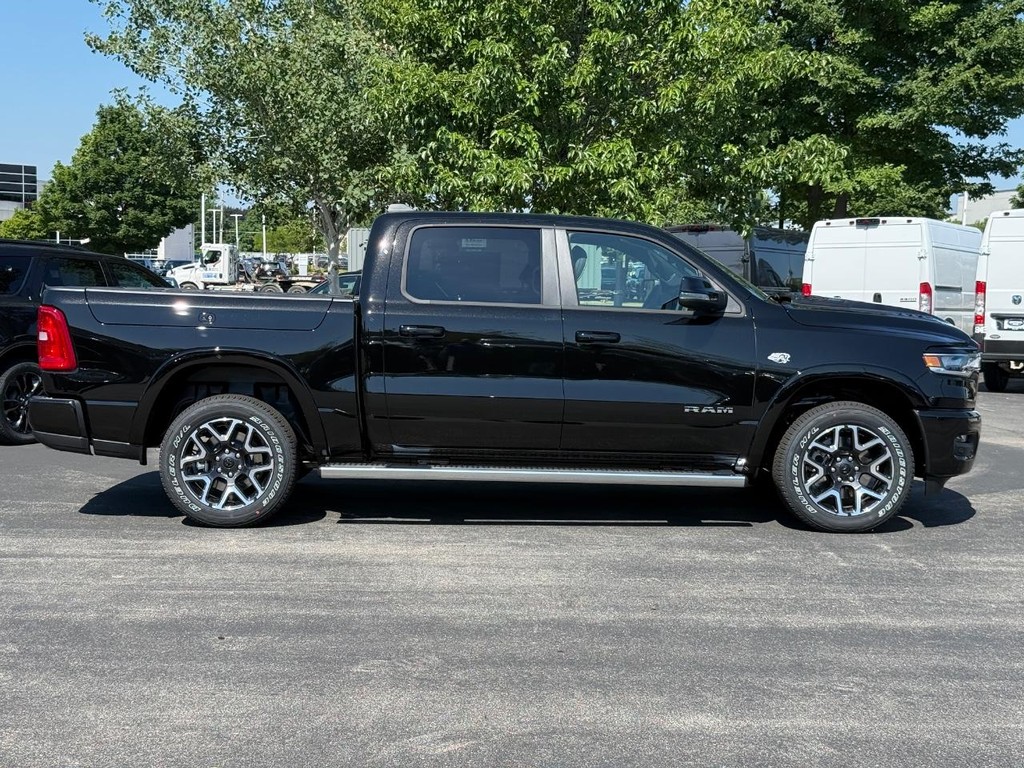 Ram 1500 Vehicle Full-screen Gallery Image 02