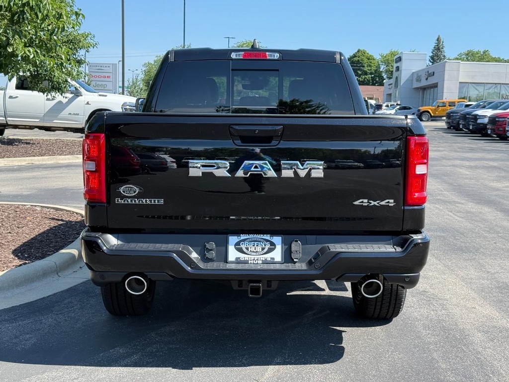 Ram 1500 Vehicle Full-screen Gallery Image 04