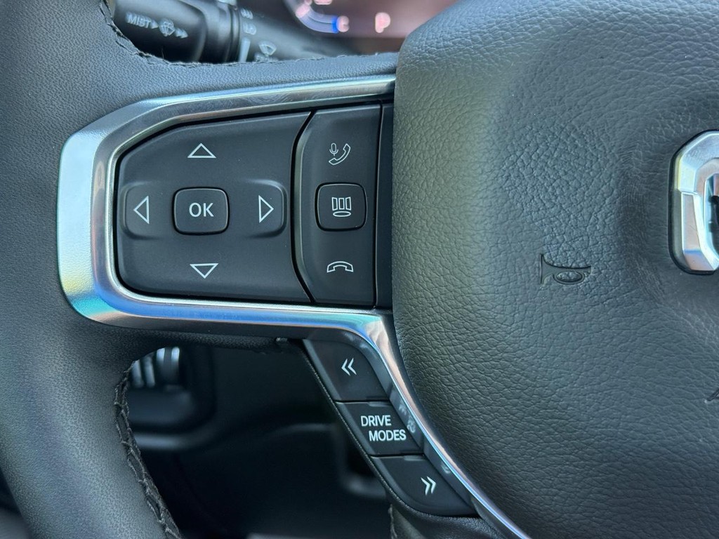 Ram 1500 Vehicle Full-screen Gallery Image 13