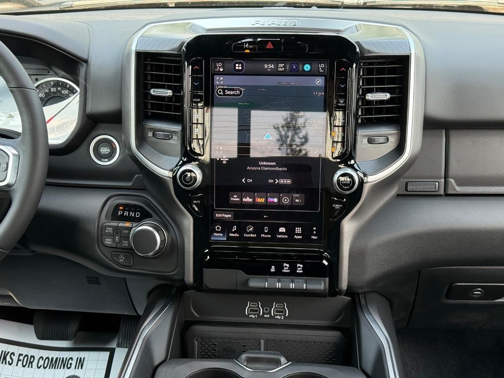 Ram 1500 Vehicle Full-screen Gallery Image 08
