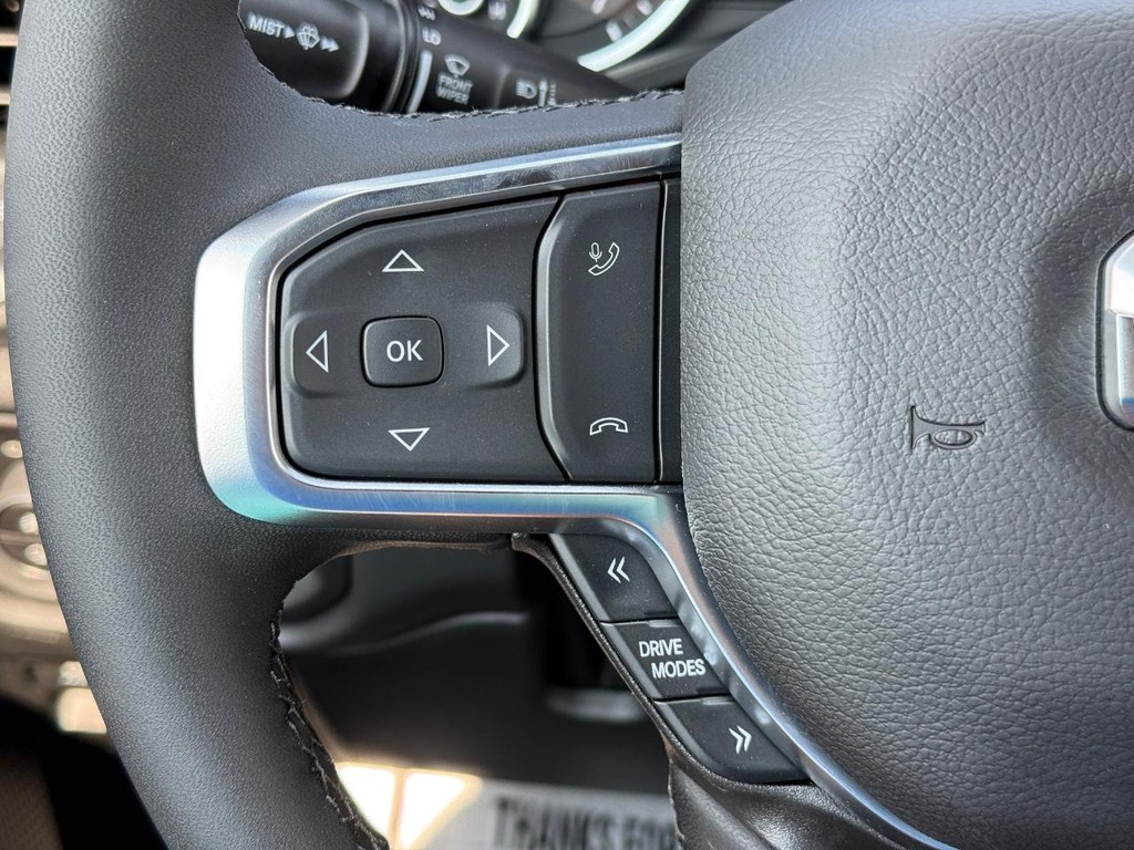 Ram 1500 Vehicle Full-screen Gallery Image 13