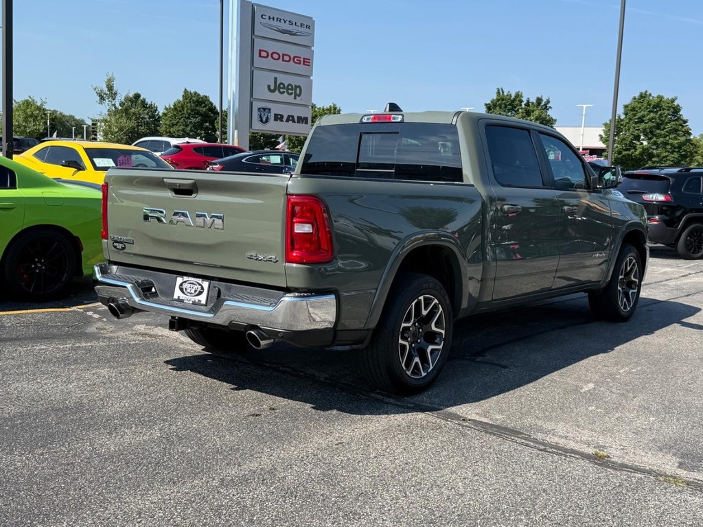 Ram 1500 Vehicle Full-screen Gallery Image 03