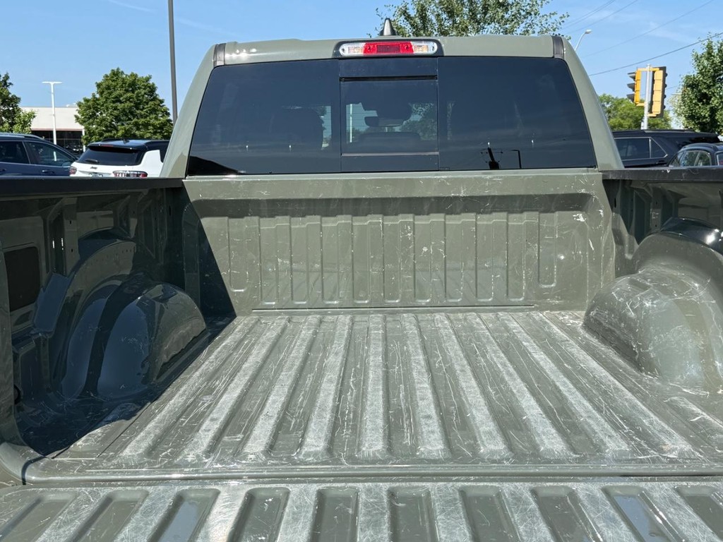 Ram 1500 Vehicle Full-screen Gallery Image 05