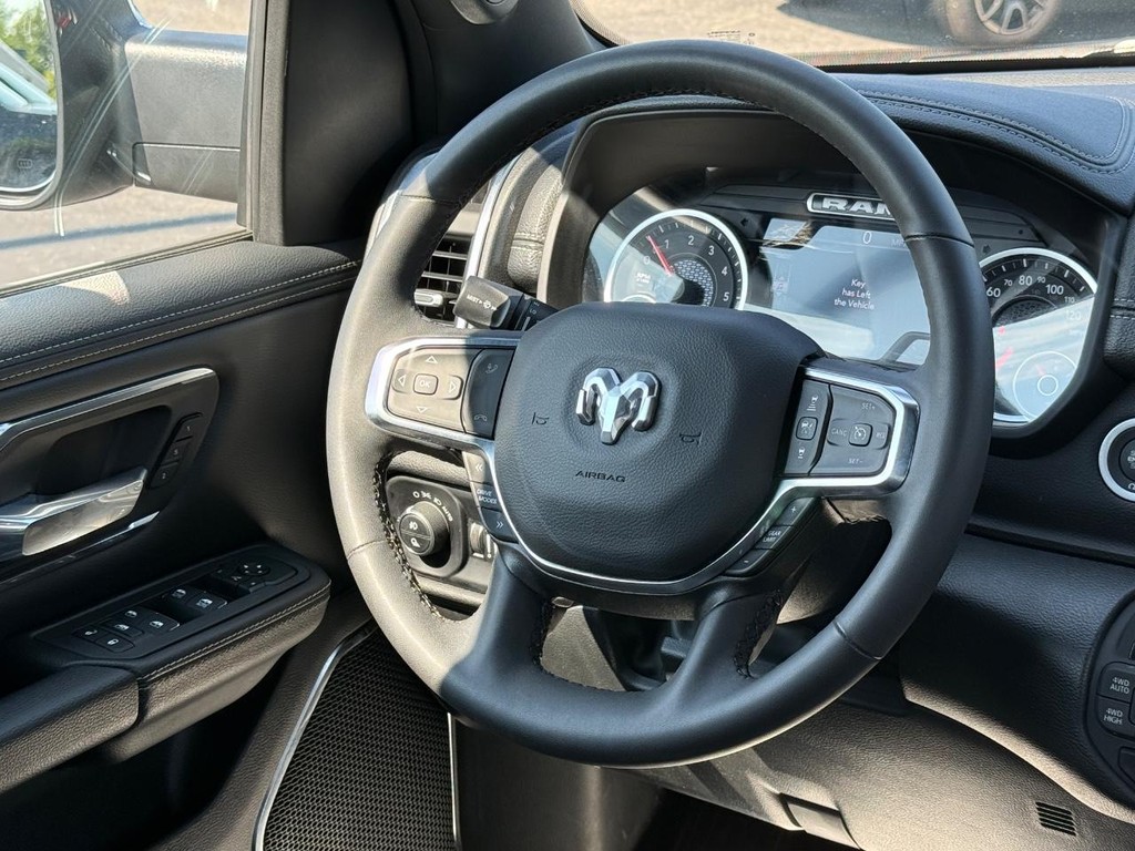 Ram 1500 Vehicle Full-screen Gallery Image 11