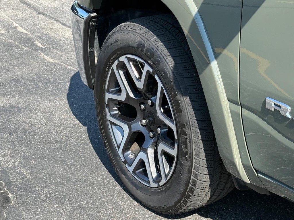 Ram 1500 Vehicle Full-screen Gallery Image 13