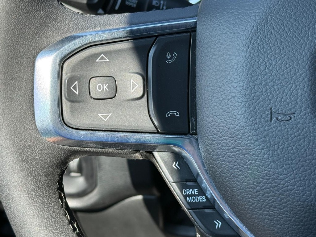 Ram 1500 Vehicle Full-screen Gallery Image 14