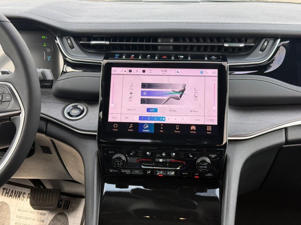 Jeep Grand Cherokee 4xe Vehicle Full-screen Gallery Image 09