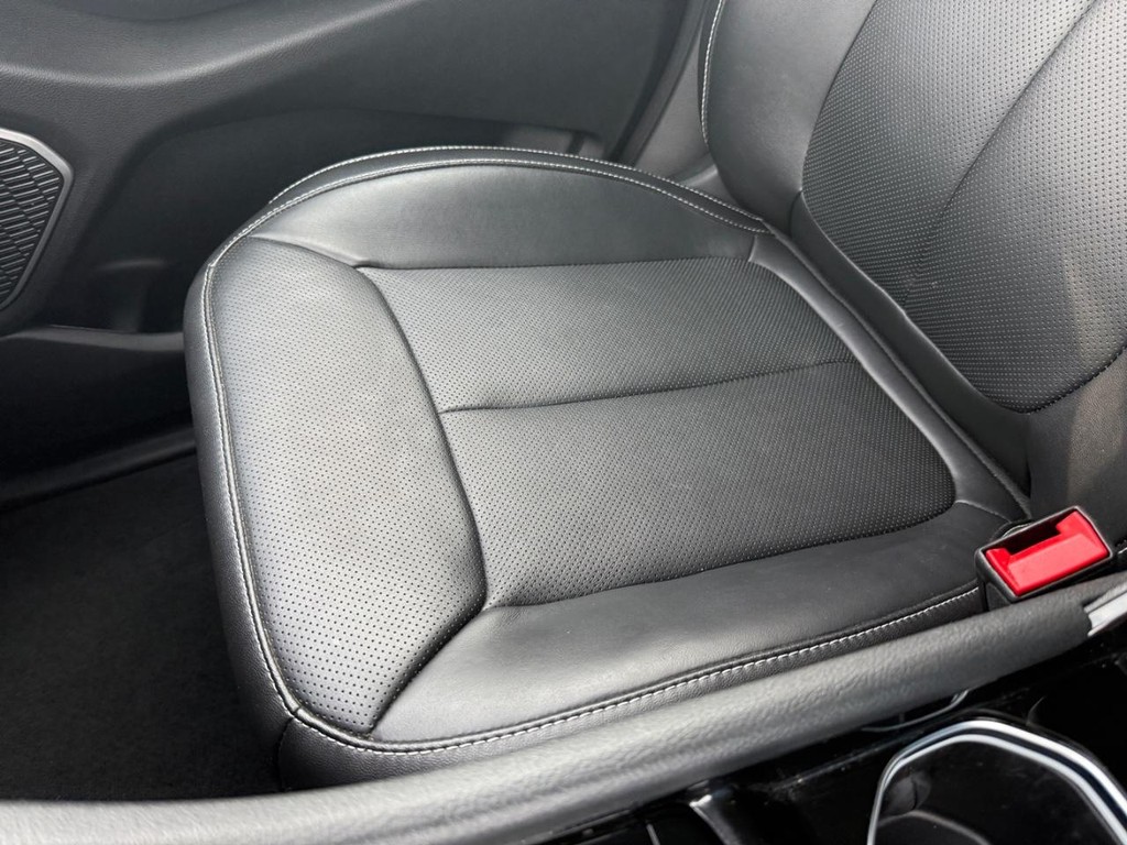 Jeep Grand Cherokee 4xe Vehicle Full-screen Gallery Image 19