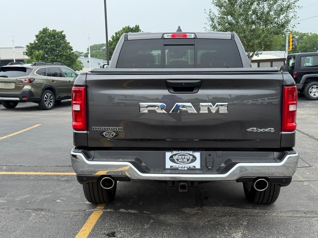 Ram 1500 Vehicle Full-screen Gallery Image 04