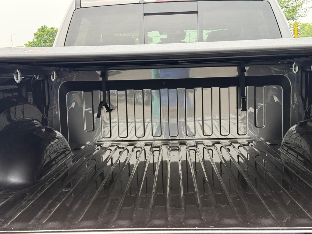 Ram 1500 Vehicle Full-screen Gallery Image 05