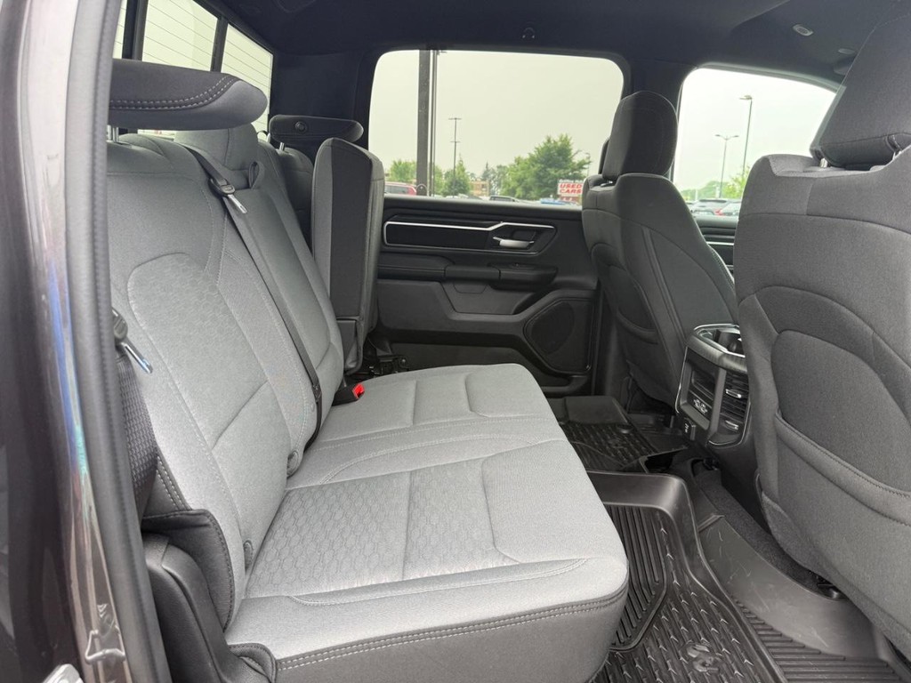 Ram 1500 Vehicle Full-screen Gallery Image 07
